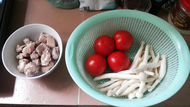 排骨鲜菌番茄汤!