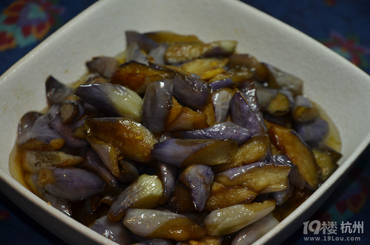 【琪哥爸の家常菜】茄子要好吃，油多必需的。