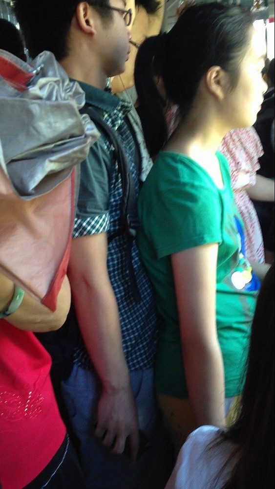 K40公交车每天出现的猥琐男-手机一路拍-边走边拍-杭州19楼