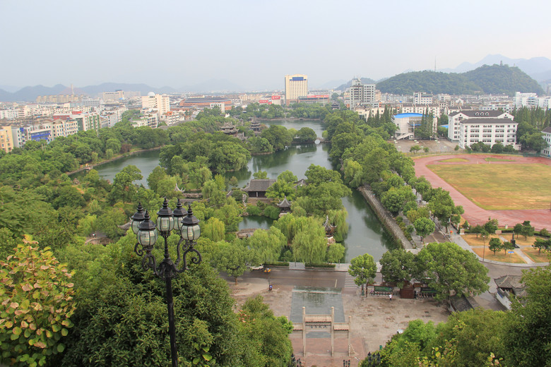 雨中登江南長(zhǎng)城