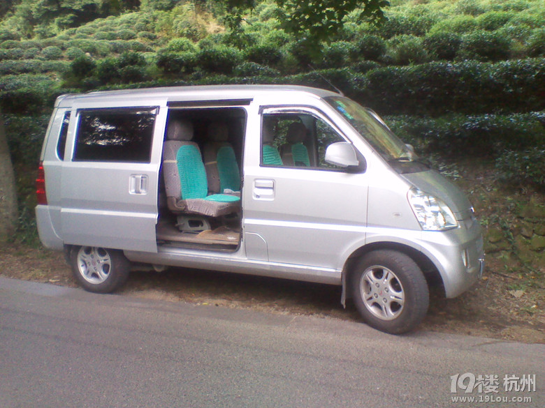 杭州滨江面包车搬家拉货 出租拼车 滨江30起步