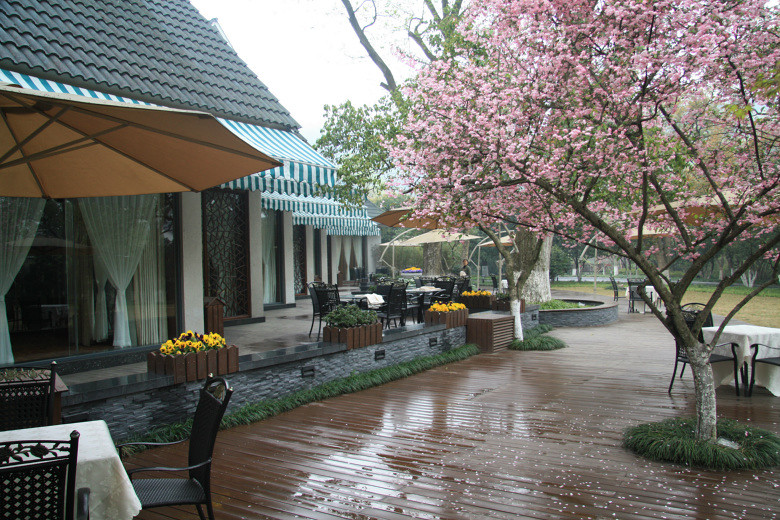 【杭州花家山庄】 (西湖边草坪婚礼,无柱宴会厅