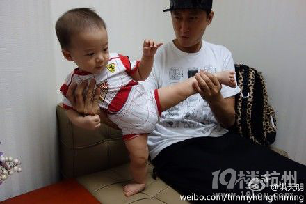 洪天明幼子练功夫激萌 继承爷爷洪金宝-家事百