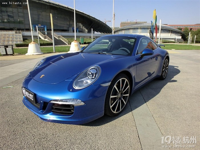 保時(shí)捷911卡雷拉S 提車(chē)作業(yè)