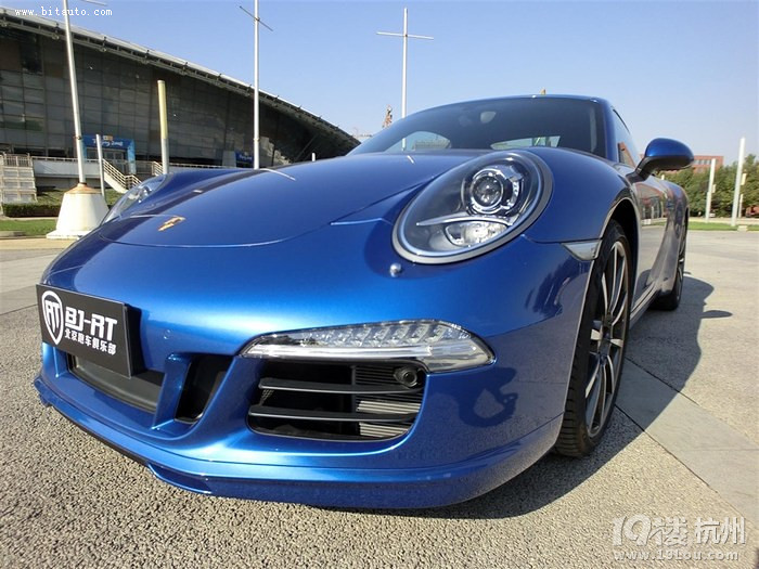 保時(shí)捷911卡雷拉S 提車(chē)作業(yè)
