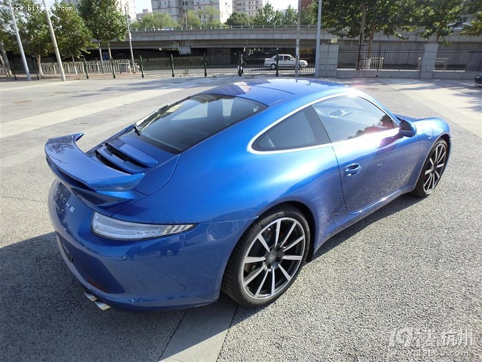 保時(shí)捷911卡雷拉S 提車(chē)作業(yè)