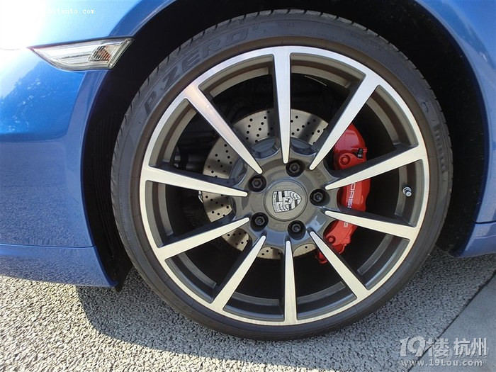 保時(shí)捷911卡雷拉S 提車(chē)作業(yè)