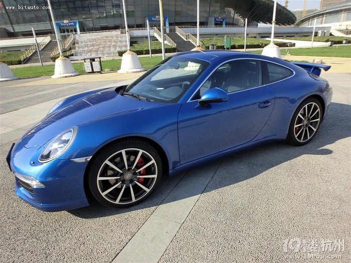 保時(shí)捷911卡雷拉S 提車(chē)作業(yè)