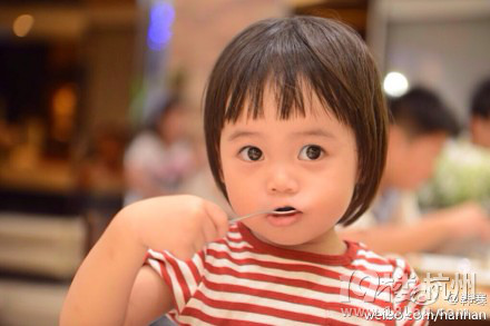 韩寒微博高调秀爱女,直呼别再叫我韩小寒-家事