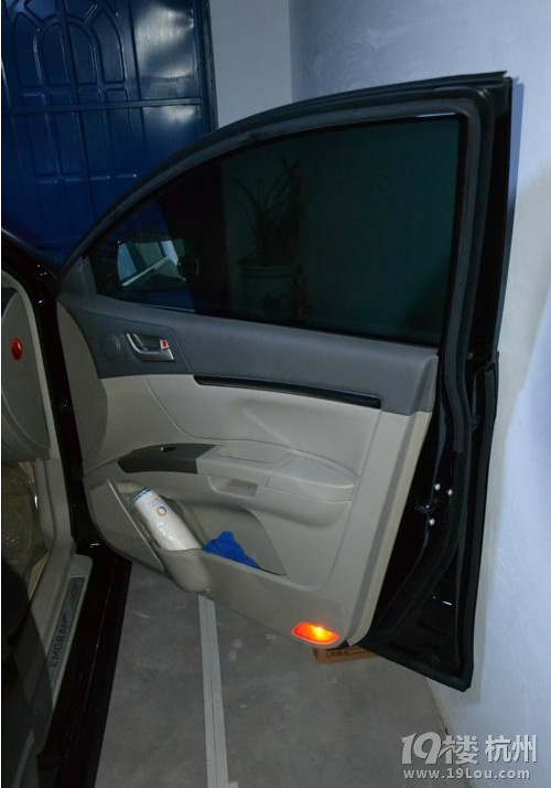 底盤裝甲、車門、發(fā)動(dòng)機(jī)艙、后備箱密封！