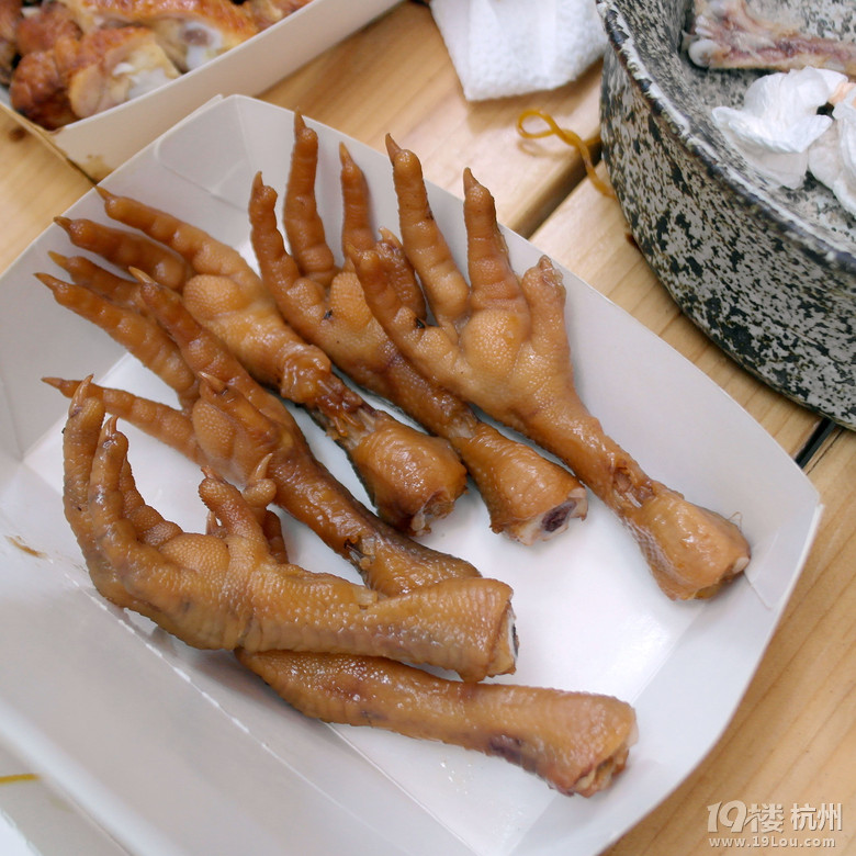 【4队】吃货聚美汇--螃蟹哥,引爆的疯狂嗨点-美