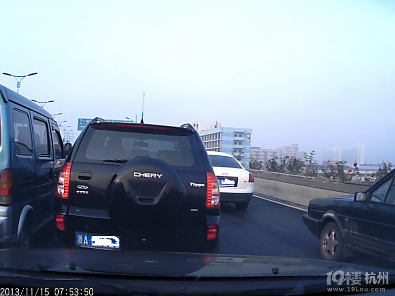 交警同志你辛苦了，服了你了