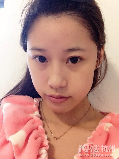 【美妆达人】妹子小瘦脸+萌技巧眼妆+干皮大125摩托车复古改装教成图片