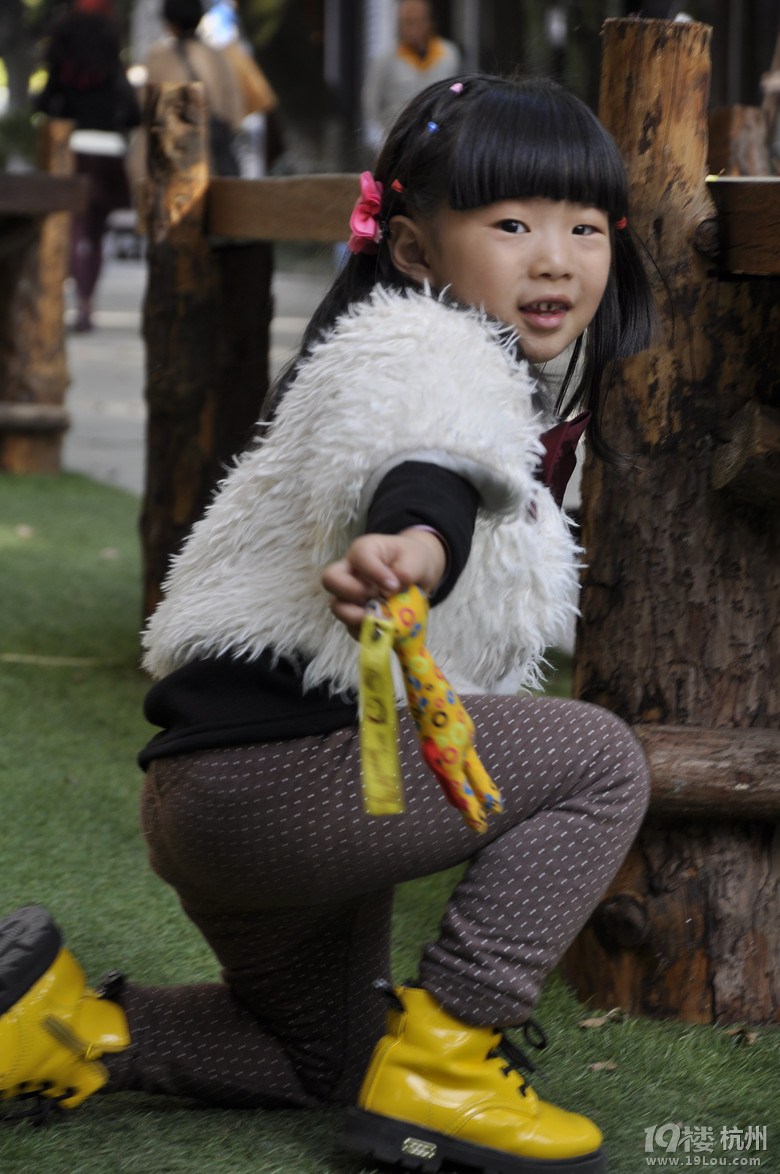 应聘淘宝小模特喽 彤小姐四岁啦