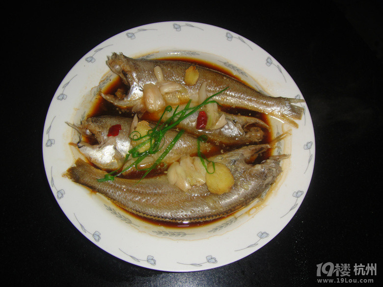 莫离苏周末菜系列(四):清蒸小黄鱼、肉末嫩豆腐