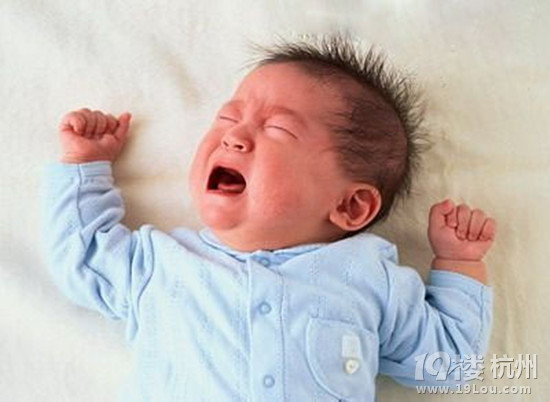 刚出生的宝宝怎样照顾 -家事百科-孩爸孩妈聊天