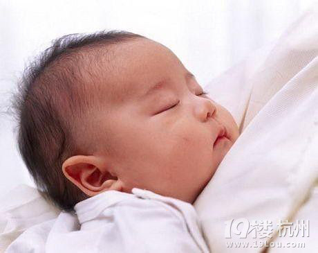 婴儿呛奶怎么办-婴儿期(1-12个月)-孩爸孩妈聊