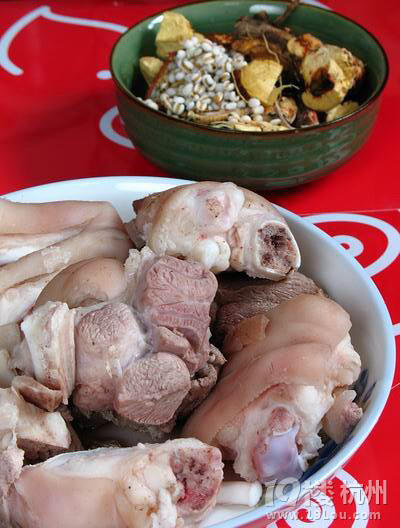 【深夜食堂】煲豬腳湯