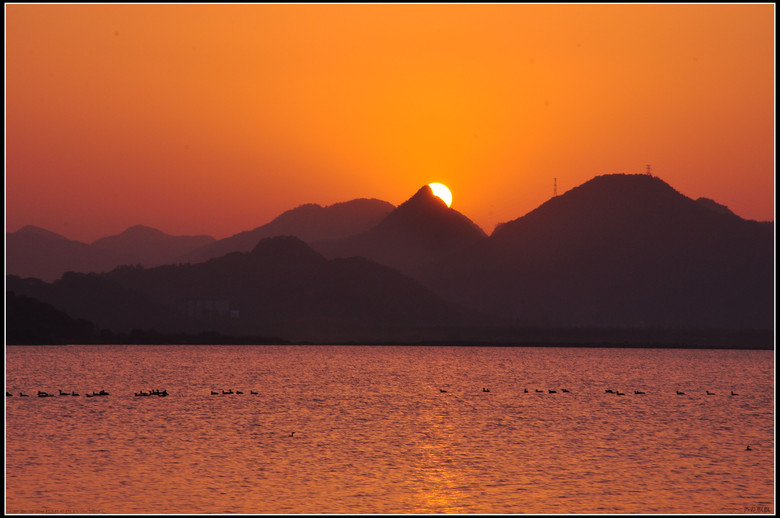 太阳慢慢在山那边落下 -风景照-19摄区-杭州19
