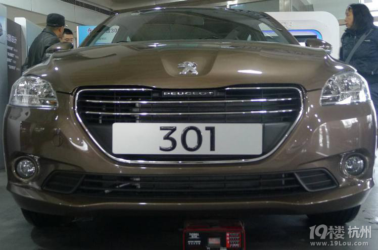 實(shí)拍東風(fēng)標(biāo)致301，老生長(zhǎng)談看車記