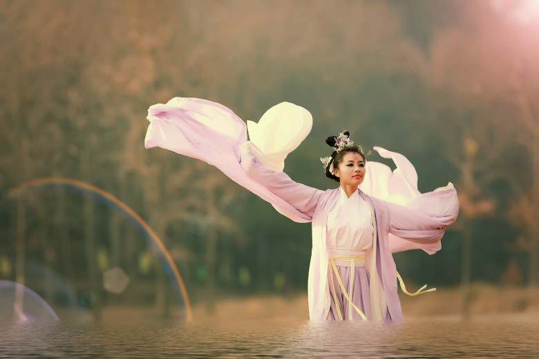 愛穿古裝的“桃子”