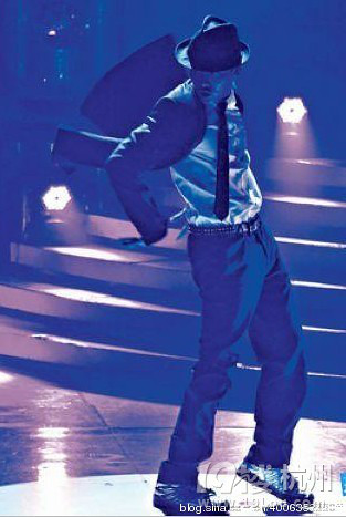 十大明星各出奇招模仿迈克尔杰克逊(图)