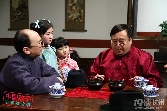 《中国孩子之学堂故事》VS《喜羊羊》寓教于