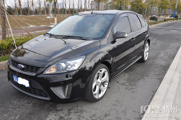 个人出售09款福特福克斯两厢1.8MT黑色 纯一