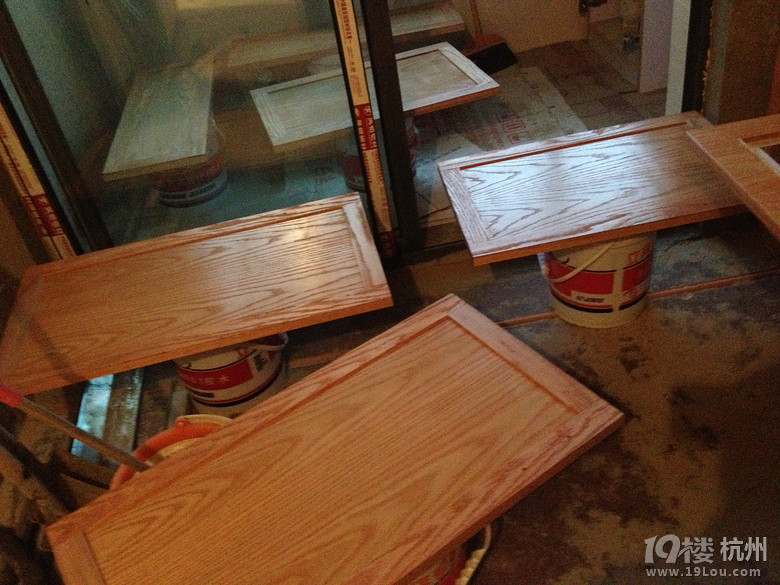 干区和洗衣机台面的材料和颜色选择?支支招-交