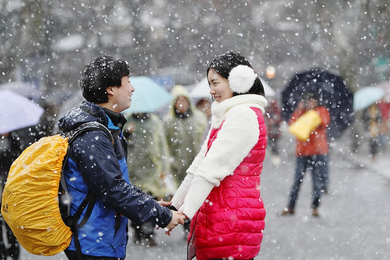 飛雪迎情侶