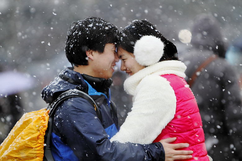 飛雪迎情侶