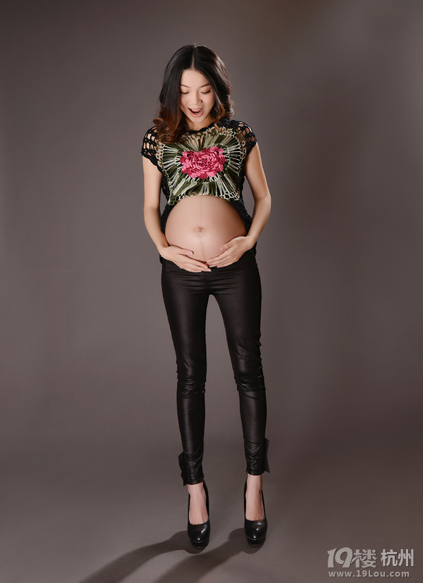 大肚子照 秀照片了