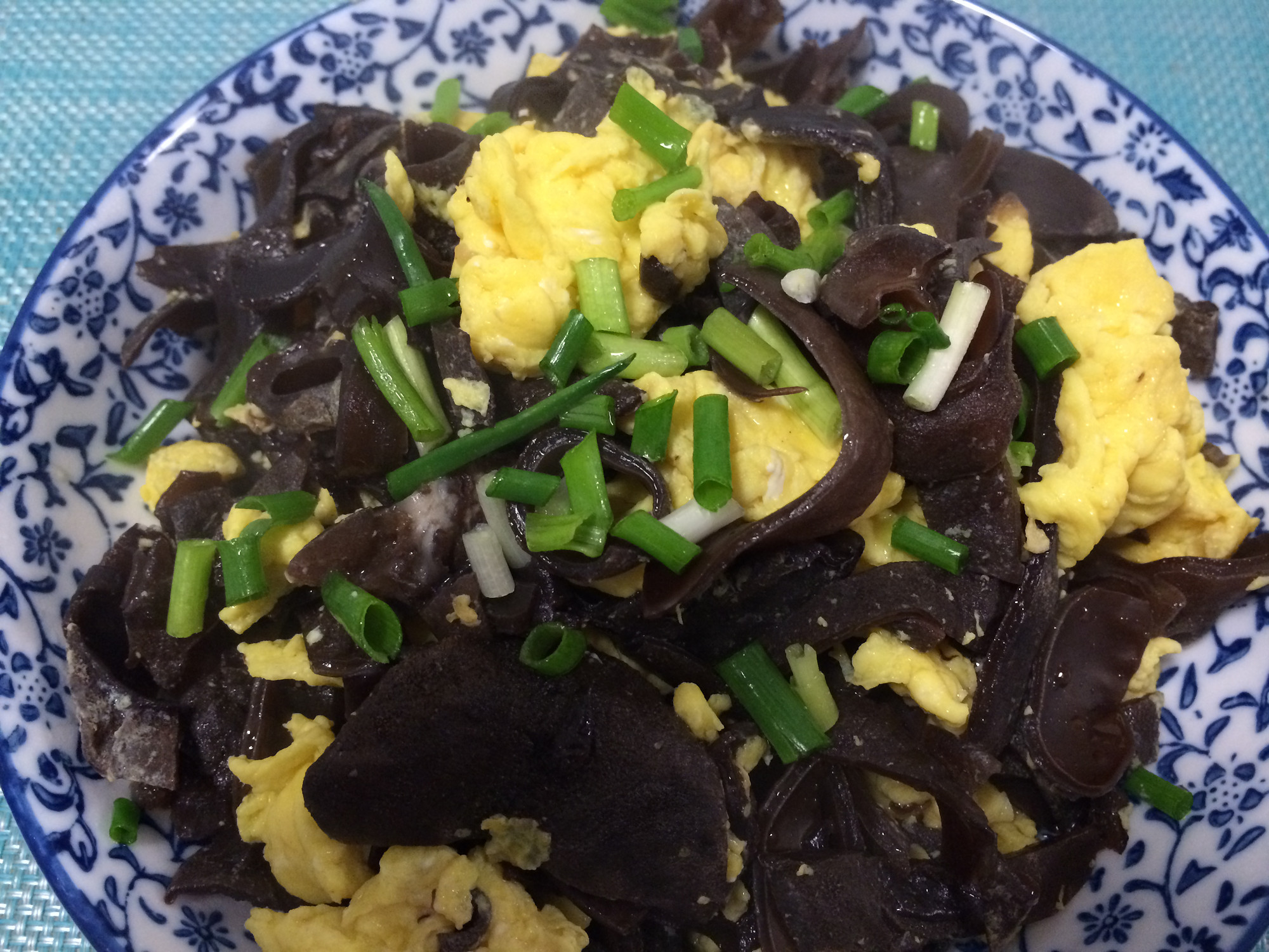 悦妈家的美食--鲜木耳炒鸡蛋