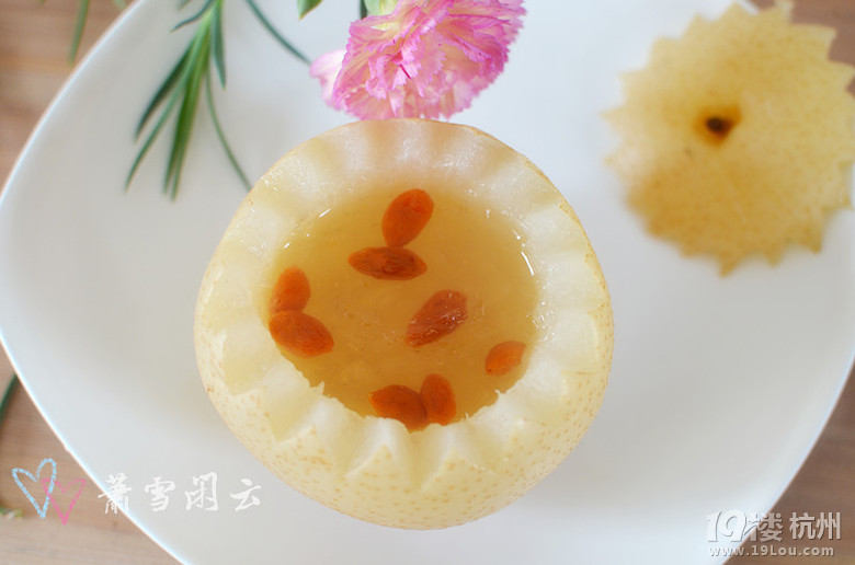 【為她做菜】【蕭雪閑云】美容養(yǎng)顏——冰糖雪梨燉燕窩