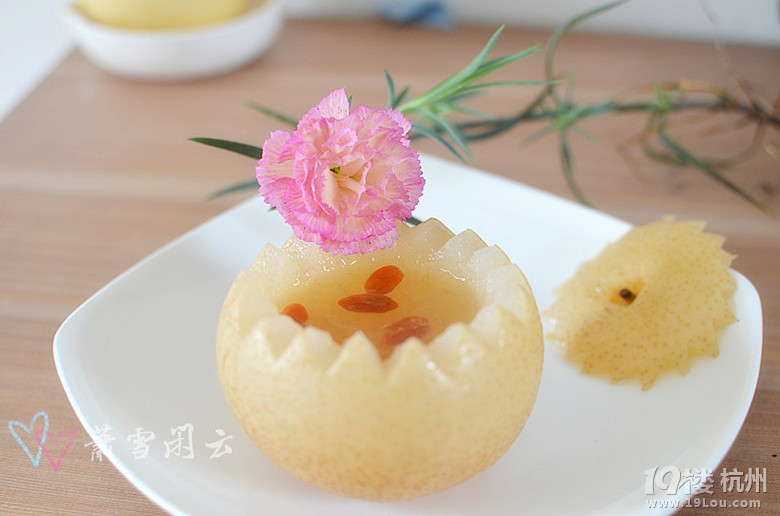 【為她做菜】【蕭雪閑云】美容養(yǎng)顏——冰糖雪梨燉燕窩