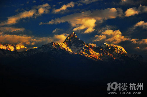 看雪山,今年四月初去【尼泊尔】看雪山,再找最
