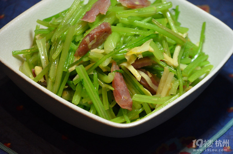 【琪哥爸の家常菜】毛豆煮肉丸，很鮮的菜