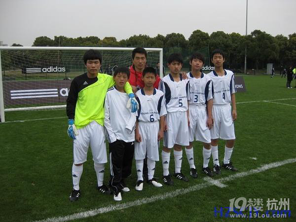 建兰中学男子足球队夺冠 今年招40个特长生 -中