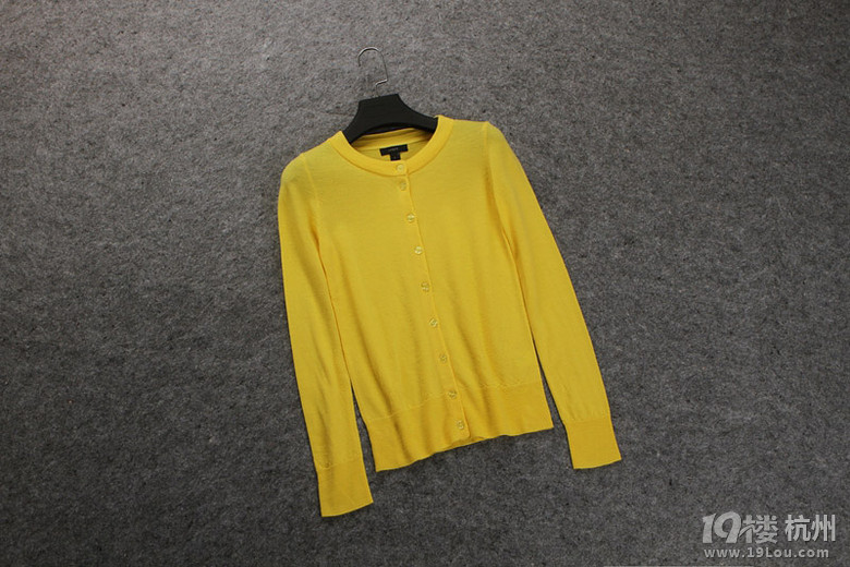 官网700多块的美利奴百分百全羊毛多色开衫,现