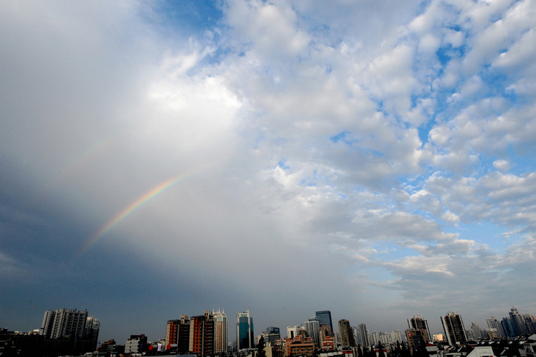 今年的第一道彩虹,你看到了吗?-边走边拍-边走