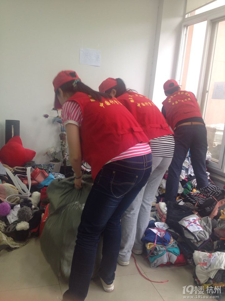 随手捐衣·同城互助滨江公益行-活动总结-19