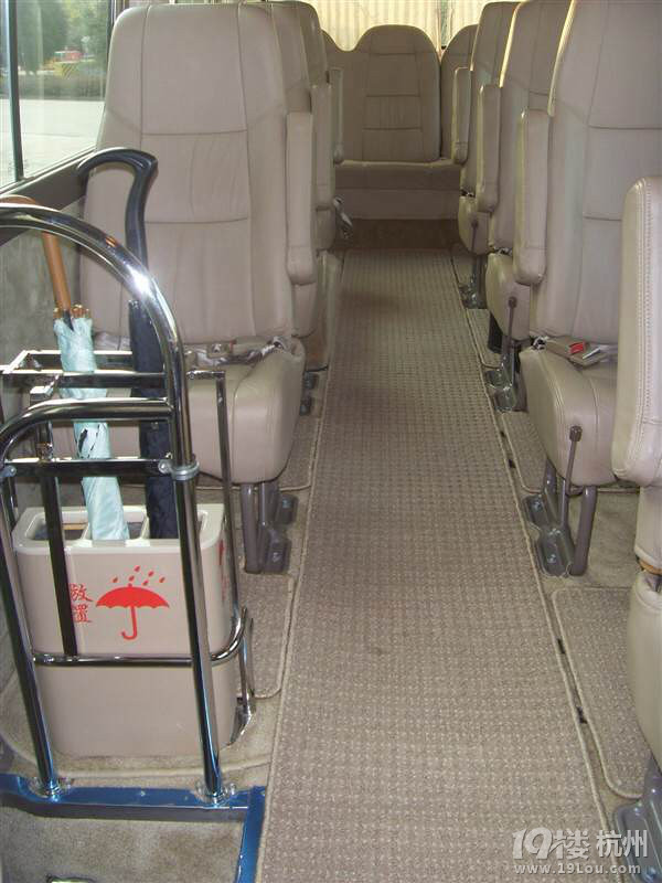 15座奔驰面包车出租\/a1驾照带驾服-司机-租车