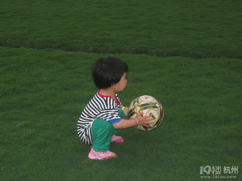【足球宝宝也疯狂】+小女生也爱足球!-活动-孩