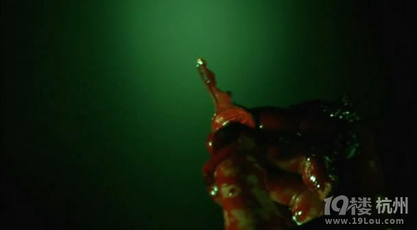 图解电影《电锯惊魂1》:经典血腥惊悚片,不可