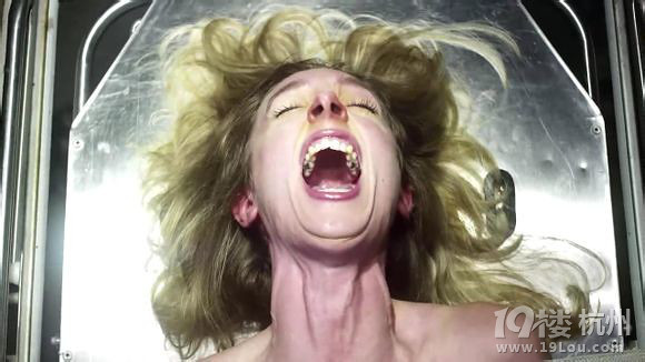 图解电影《地心的纳粹》,丧尸血腥狗血剧情-第