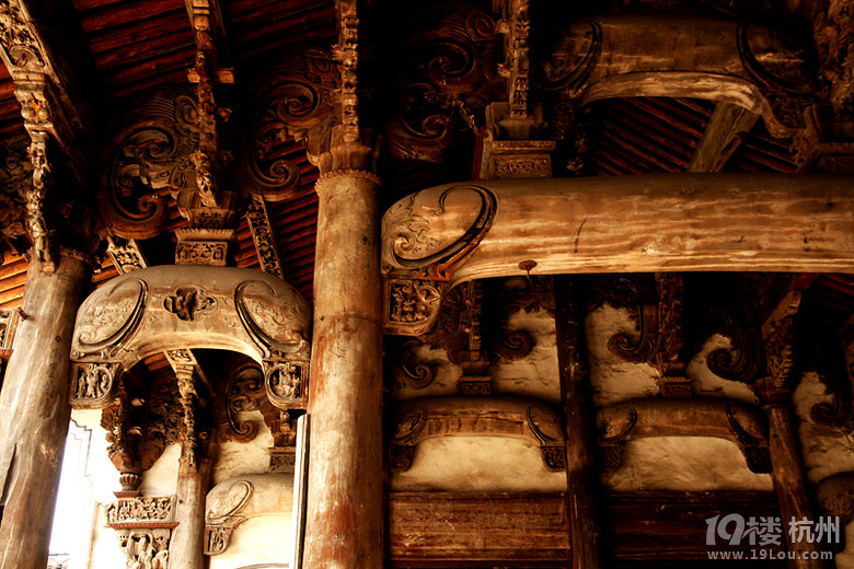 屋深九进,雕龙画凤-游记攻略-旅游先遣队-杭州