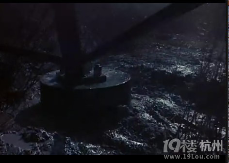 图解电影《恐怖食肉虫》，巨大化的蠕虫吃人-恐怖电影-图解电影-杭州19楼