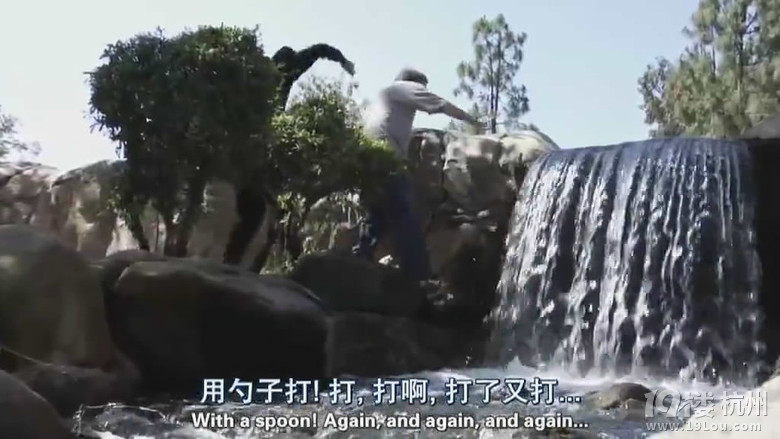 图解电影《勺子杀人狂》,每天两万次的汤匙敲