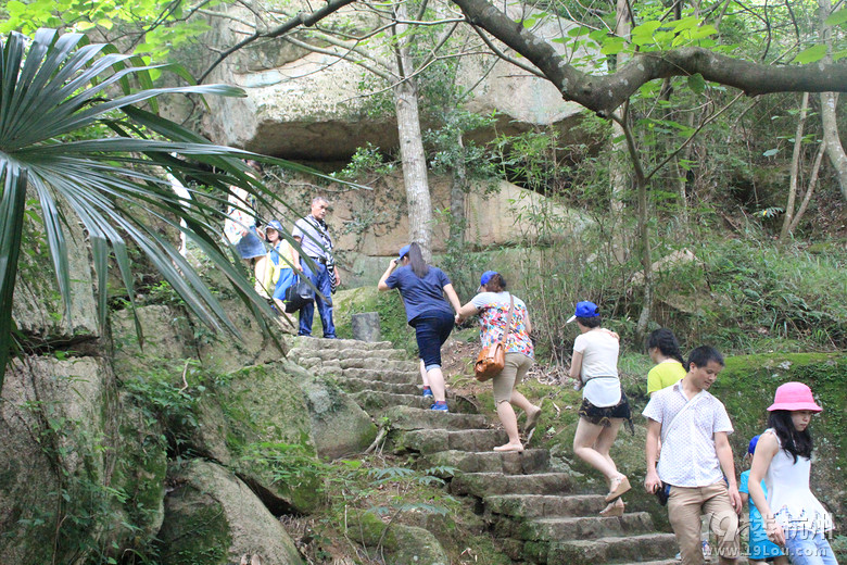 女子瘦身招聘-美体师 学徒 理疗师 美容美体 美