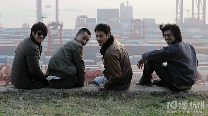 《后会无期》主题曲--- 在繁星抛弃银河的夜里